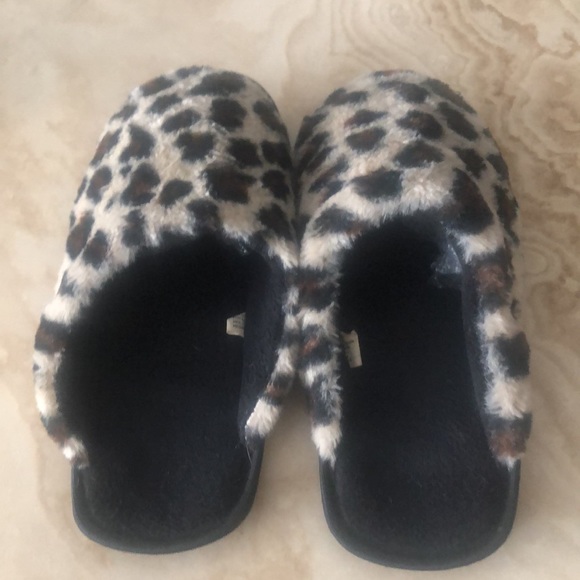 LEOPARD PRINT FUZZY SLIPPERS • Sz 9-10 - Picture 4 of 11